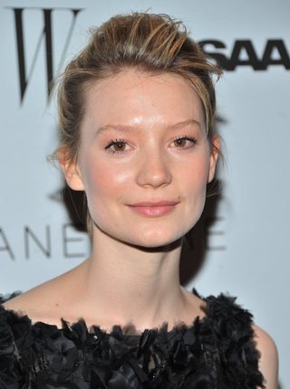 Mia Wasikowska, photo 3 of 3