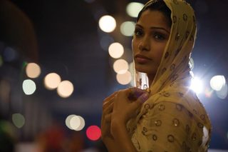 Slumdog Millionaire still 8