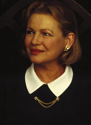 Dianne Wiest, photo 3 of 3
