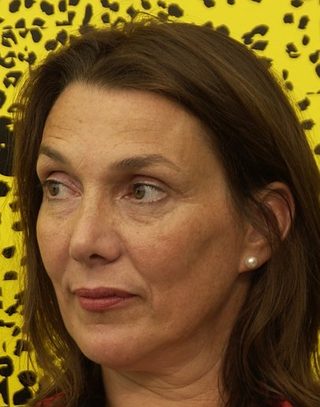 Suzanne still 3