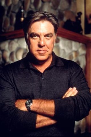 Bruce McGill, photo 1 of 3