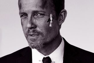 Dean Winters, photo 1 of 3