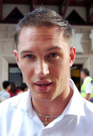 Tom Hardy, photo 2 of 3