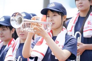 Yell for the Blue Sky still 6