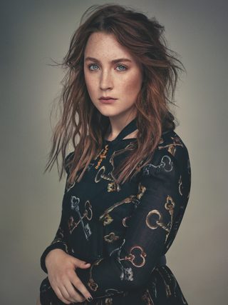 Saoirse Ronan, photo 2 of 3