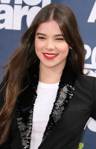 Hailee Steinfeld, photo 3 of 3