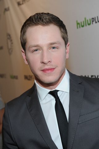 Josh Dallas, photo 2 of 3