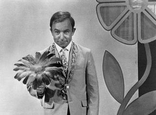 Henry Gibson, photo 1 of 3