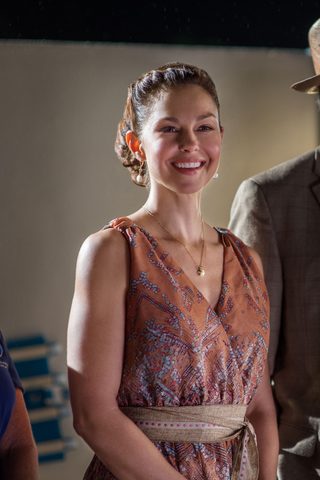 Dolphin Tale 2 still 3