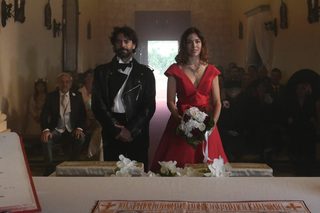 Sposa in rosso still 6