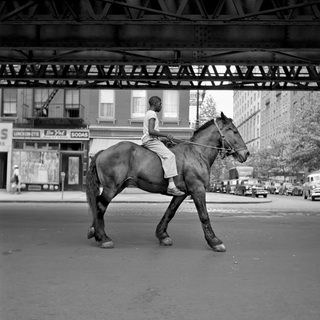 Finding Vivian Maier still 5
