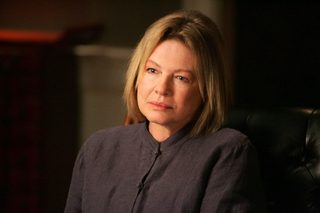 Dianne Wiest, photo 2 of 3