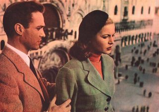 Venetian Bird still 6