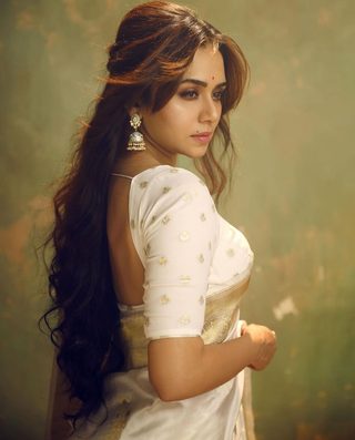 Chandramukhi still 4