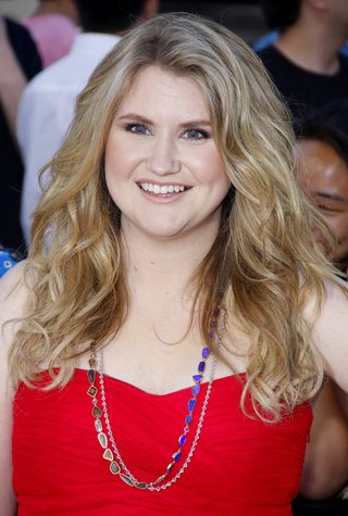 Jillian Bell, photo 2 of 3