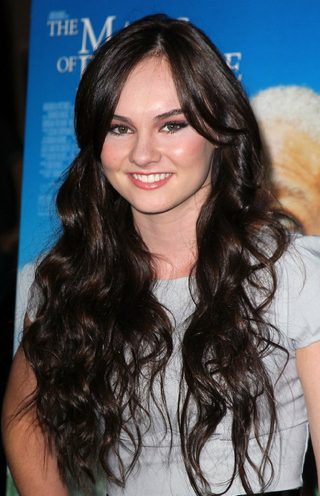 Madeline Carroll, photo 1 of 3