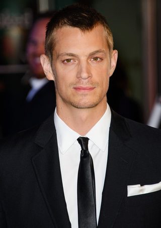 Joel Kinnaman, photo 3 of 3