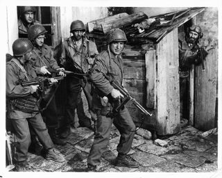 Kelly's Heroes still 3
