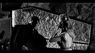 The Return of Dracula still 6