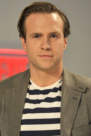 Rafe Spall, photo 2 of 3