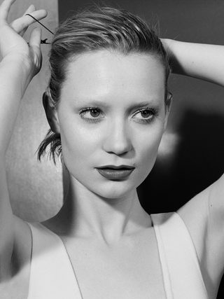 Mia Wasikowska, photo 2 of 3