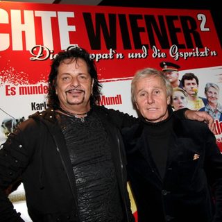Echte Wiener 2 - Die Deppat'n und die Gspritzt'n still 3