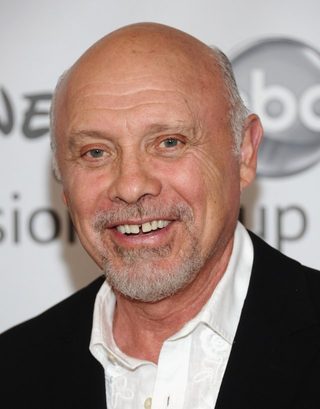Hector Elizondo, photo 1 of 3