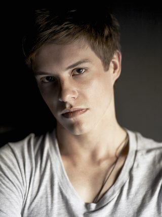 Xavier Samuel, photo 1 of 3