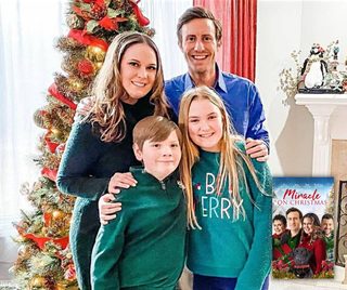 Miracle on Christmas still 6