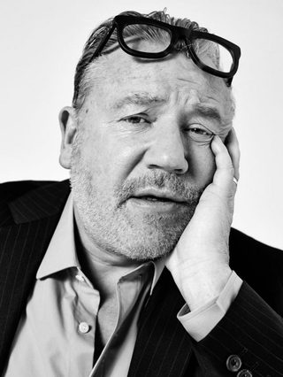 Ray Winstone, photo 2 of 3