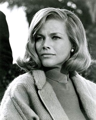 Honor Blackman, photo 2 of 3