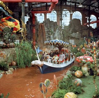 Willy Wonka & the Chocolate Factory still 7