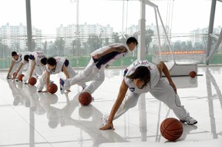 Kung Fu Dunk still 3