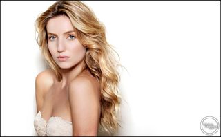 Annabelle Wallis, photo 3 of 3