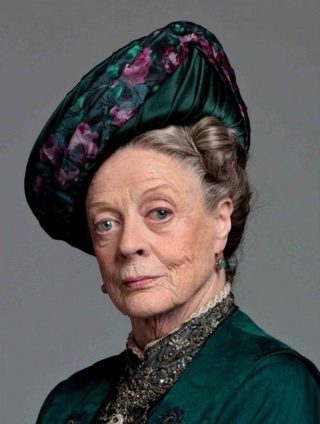 Maggie Smith, photo 1 of 3
