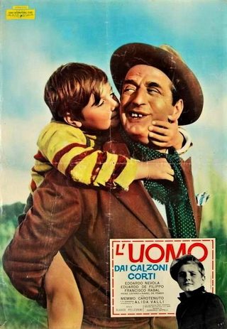 L'uomo dai calzoni corti still 1