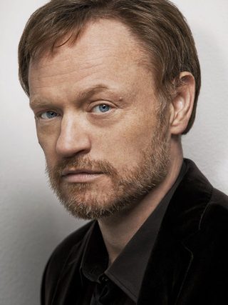 Jared Harris, photo 3 of 3