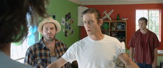 Aliens & Gufors still 4