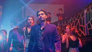 Jawani Phir Nahi Ani still 2