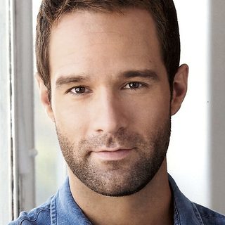 Chris Diamantopoulos, photo 1 of 3