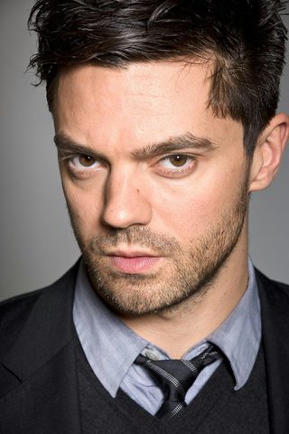 Dominic Cooper, photo 1 of 3