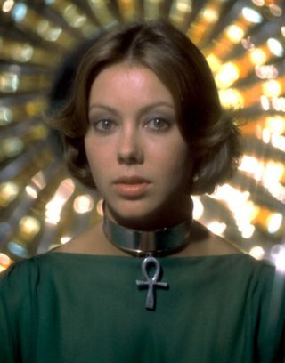 Jenny Agutter, photo 1 of 3