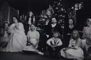 Cries and Whispers still 2