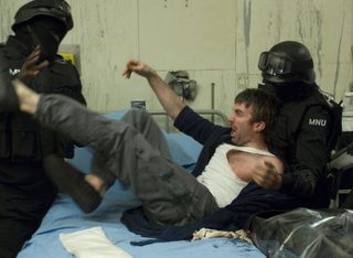 District 9 still 5