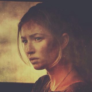 Earthfall still 2