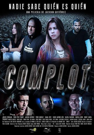 Complot still 1