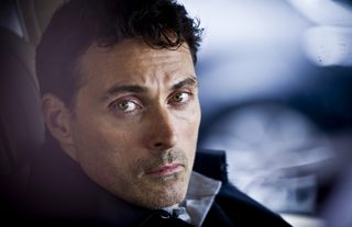 Rufus Sewell, photo 2 of 3