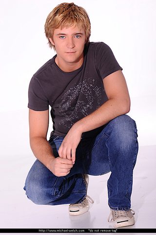 Michael Welch, photo 1 of 3