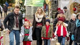 A Christmas to Remember still 2