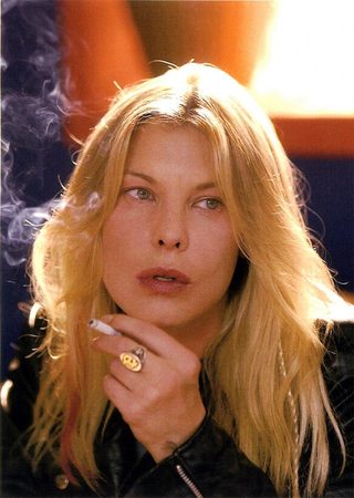 Deborah Kara Unger, photo 1 of 3